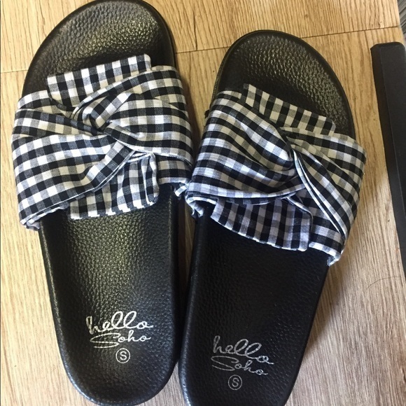 Small Gingham Slides - Picture 6 of 6